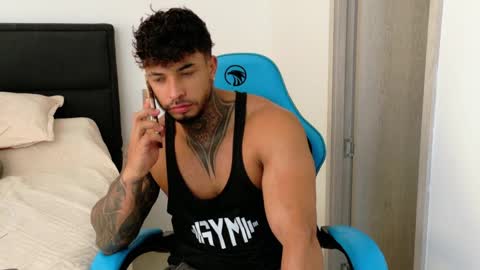 Snapshot of dylanrivera_ chatting on May 10, 2:44 pm Dylan Rivera online show from May 10, 2:44 pm