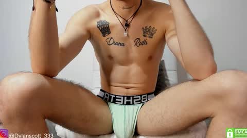 Snapshot of dylanscott_106 chatting on October 21, 7:03 pm dylanscott_106 online show from October 21, 7:03 pm