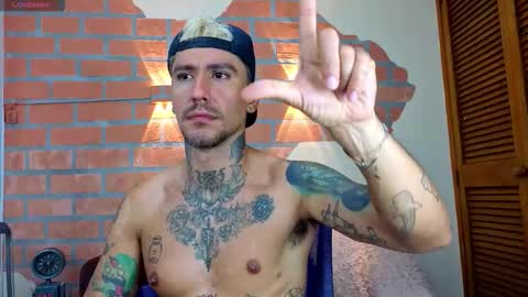 Snapshot of dylanstonne1 chatting on September 21, 8:43 pm D Y L A N online show from September 21, 8:43 pm
