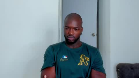 Dylan Taylor online show from April 2, 11:19 am