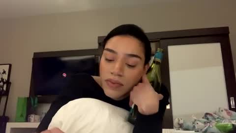 Snapshot of dynasty313 chatting on January 7, 1:38 am Dynasty online show from January 7, 1:38 am