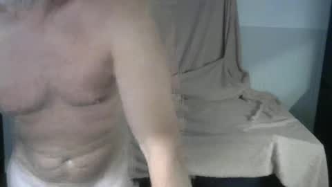 Snapshot of dysonfury chatting on June 3, 10:18 am dysonfury online show from June 3, 10:18 am