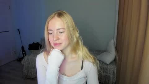 fansly - yourbestbaby online show from February 3, 6:40 am