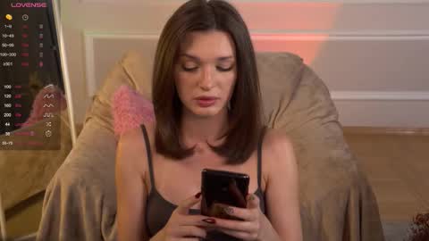 Snapshot of e_vvv_a chatting on September 14, 3:33 pm Eva online show from September 14, 3:33 pm