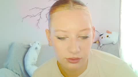Lily online show from April 22, 7:22 am