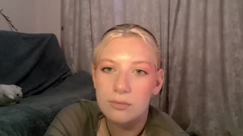 Lily online show from June 18, 9:14 am
