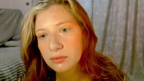 Lily online show from July 8, 7:02 am