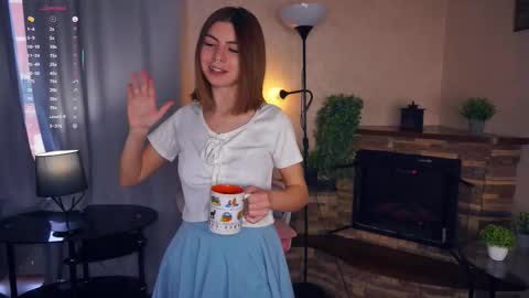 Snapshot of earthadobb chatting on September 25, 5:11 am Emma online show from September 25, 5:11 am