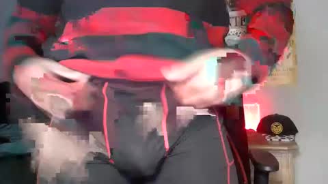 Snapshot of easybreezy20 chatting on February 8, 6:39 am TWITTER INSTAGRAM easybreezy20 ONLINE 1230 AM TO 7AM online show from February 8, 6:39 am