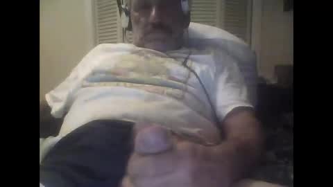 Snapshot of easye4015 chatting on February 22, 4:46 am Easye online show from February 22, 4:46 am