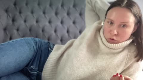 Nadia Ferreira  online show from January 23, 11:15 am