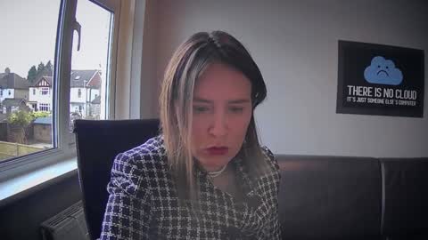 Nadia Ferreira  online show from February 18, 10:11 am