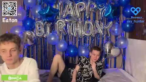 eaton_ online show from December 17, 4:46 pm