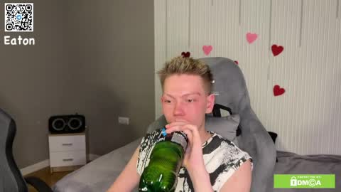 Snapshot of eaton_ chatting on March 30, 2:07 pm eaton_ online show from March 30, 2:07 pm