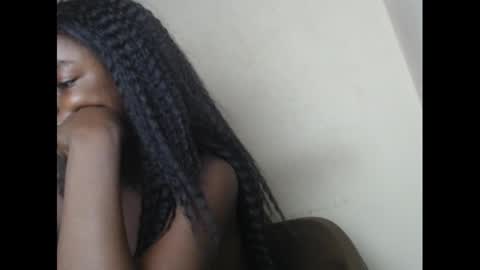 Snapshot of eatuupx chatting on December 27, 2:22 pm eatuupx online show from December 27, 2:22 pm