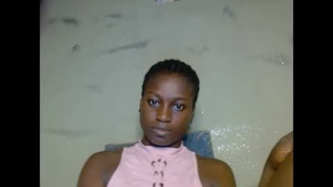 Snapshot of eatuupx chatting on December 21, 1:29 pm eatuupx online show from December 21, 1:29 pm