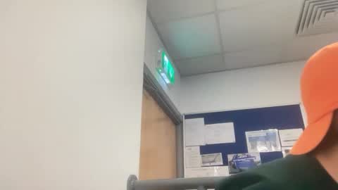 Snapshot of eatwoproject chatting on April 14, 10:10 am eatwoproject online show from April 14, 10:10 am