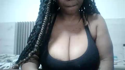 Snapshot of ebonny258729 chatting on May 25, 5:41 pm ebonny258729 online show from May 25, 5:41 pm