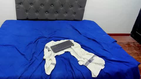 Snapshot of ebons_sexy chatting on December 7, 5:48 am ebons_sexy online show from December 7, 5:48 am