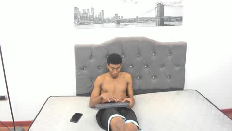 Snapshot of ebons_sexy chatting on December 8, 5:50 am ebons_sexy online show from December 8, 5:50 am