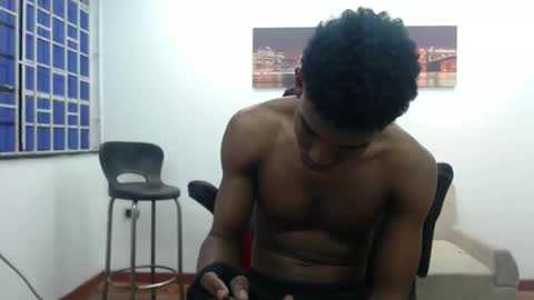 Snapshot of ebons_sexy chatting on December 23, 8:44 am ebons_sexy online show from December 23, 8:44 am