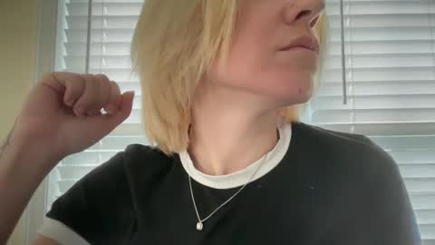 americnbarbie online show from November 14, 7:56 pm