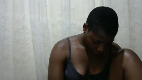ebony_candy1998 online show from October 22, 7:57 pm
