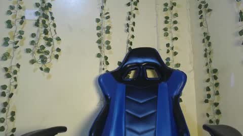 Snapshot of ebony_choco2 chatting on January 6, 12:35 pm ebony choco2 online show from January 6, 12:35 pm