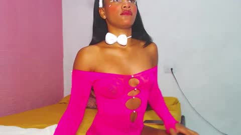 Snapshot of ebony_cocklover chatting on February 27, 10:15 am ebony_cocklover online show from February 27, 10:15 am