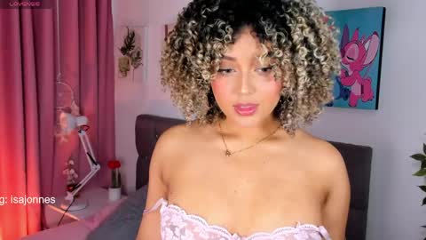 Snapshot of ebony_curly2 chatting on April 27, 8:07 pm isa online show from April 27, 8:07 pm