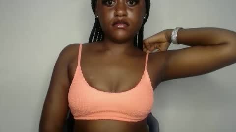 Snapshot of ebony_fatass chatting on September 14, 11:15 pm Ella online show from September 14, 11:15 pm