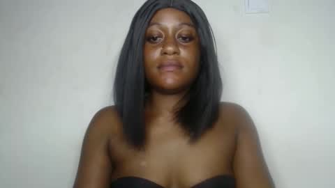 Snapshot of ebony_fatass chatting on October 4, 7:34 pm Ella online show from October 4, 7:34 pm