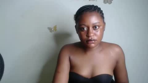 Snapshot of ebony_fatass chatting on October 25, 1:29 pm Ella online show from October 25, 1:29 pm