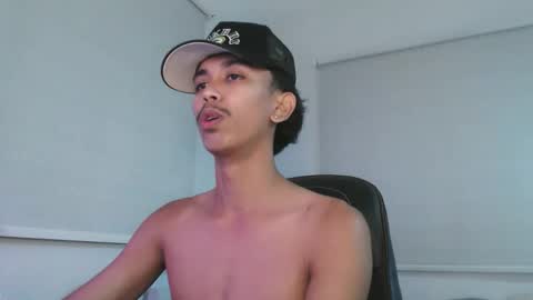 Snapshot of ebony_fuckboy chatting on November 9, 5:44 pm ebony_fuckboy online show from November 9, 5:44 pm