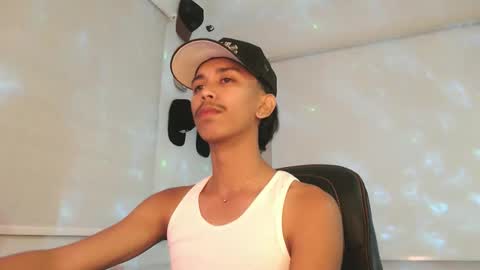Snapshot of ebony_fuckboy chatting on November 19, 7:03 pm ebony_fuckboy online show from November 19, 7:03 pm