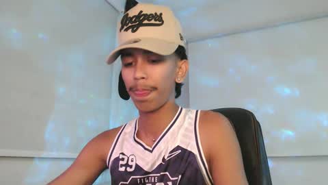 Snapshot of ebony_fuckboy chatting on November 20, 6:51 pm ebony_fuckboy online show from November 20, 6:51 pm