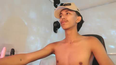 Snapshot of ebony_fuckboy chatting on November 24, 5:34 pm ebony_fuckboy online show from November 24, 5:34 pm