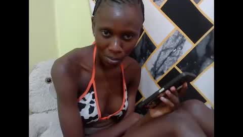Snapshot of ebony_lisaaa chatting on May 16, 11:31 am ebony_lisaaa online show from May 16, 11:31 am