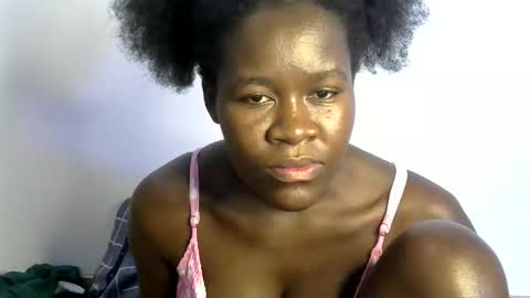 Snapshot of ebony_lynne chatting on May 6, 8:36 pm ebony_lynne online show from May 6, 8:36 pm