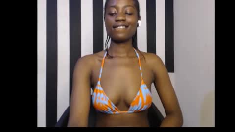 Ella online show from October 13, 1:11 pm
