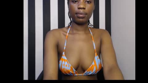 Ella online show from October 15, 8:42 pm