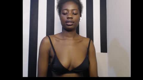 Ella online show from December 17, 1:00 am