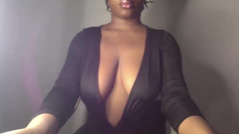 Snapshot of ebony_pussy98 chatting on February 24, 2:30 am delilah online show from February 24, 2:30 am