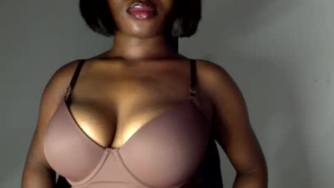 delilah online show from April 7, 3:40 am