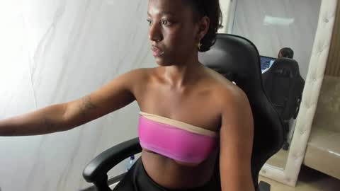 Snapshot of ebony_rose_tf chatting on September 17, 10:55 pm ebony_rose_tf online show from September 17, 10:55 pm
