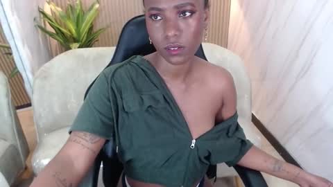 Snapshot of ebony_rose_tf chatting on October 3, 8:28 pm ebony_rose_tf online show from October 3, 8:28 pm