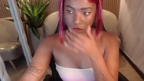 Snapshot of ebony_rose_tf chatting on October 14, 7:47 pm ebony_rose_tf online show from October 14, 7:47 pm