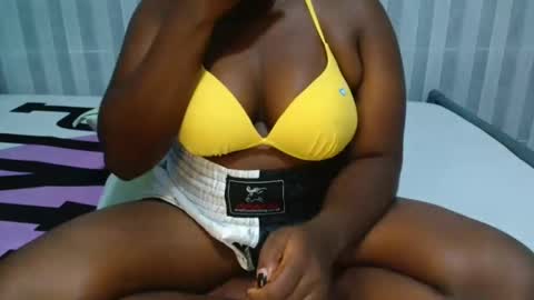 Snapshot of ebony_sabrina chatting on February 5, 6:48 pm Sabrina online show from February 5, 6:48 pm