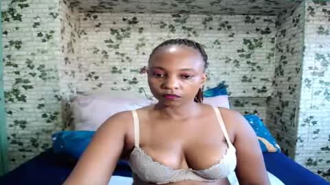 Snapshot of ebony_seduction00 chatting on June 1, 6:04 am ebony_seduction00 online show from June 1, 6:04 am