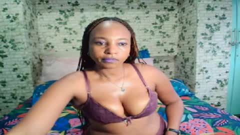 Snapshot of ebony_seduction00 chatting on June 15, 5:53 am ebony_seduction00 online show from June 15, 5:53 am